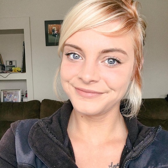 Meet your Posher, Magan - Picture 1 of 1